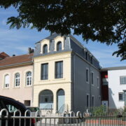 Un immeuble avec de nombreux appartement de standing a louer proche du luxembourg